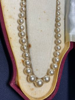 A string of pearl necklaces.